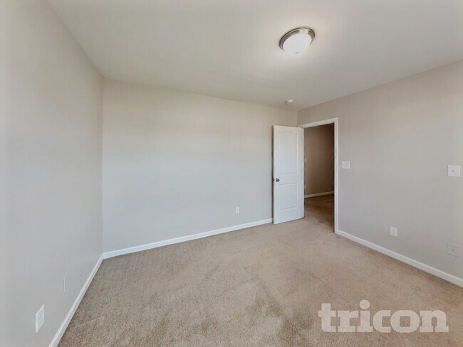 Building Photo - 239 Grovemere Ln