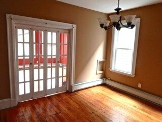 Building Photo - 16F