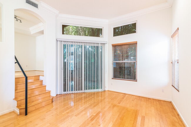Building Photo - Private Updated 3-Bedroom 3-Bathroom Tri-L...