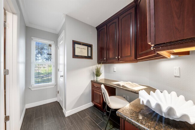 Building Photo - 768 Worthshire St