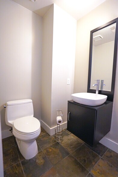 Building Photo - 601 Westgate Ave