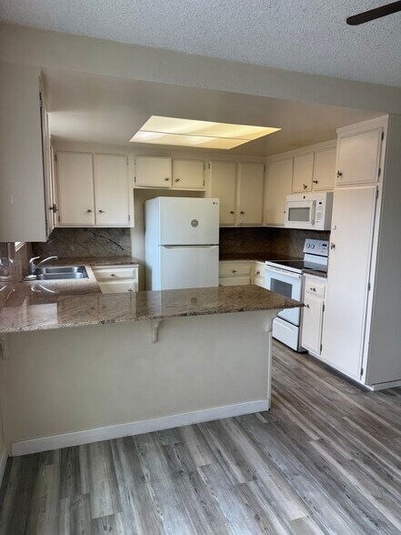 Building Photo - 2105 Speyer Ln