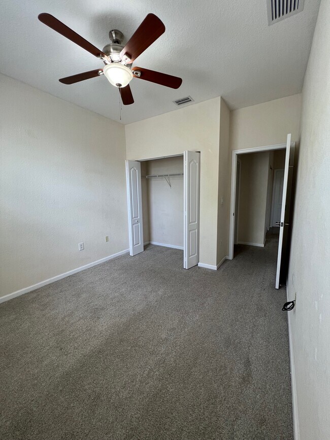 Closet 2 - 938 NE 29th Ter