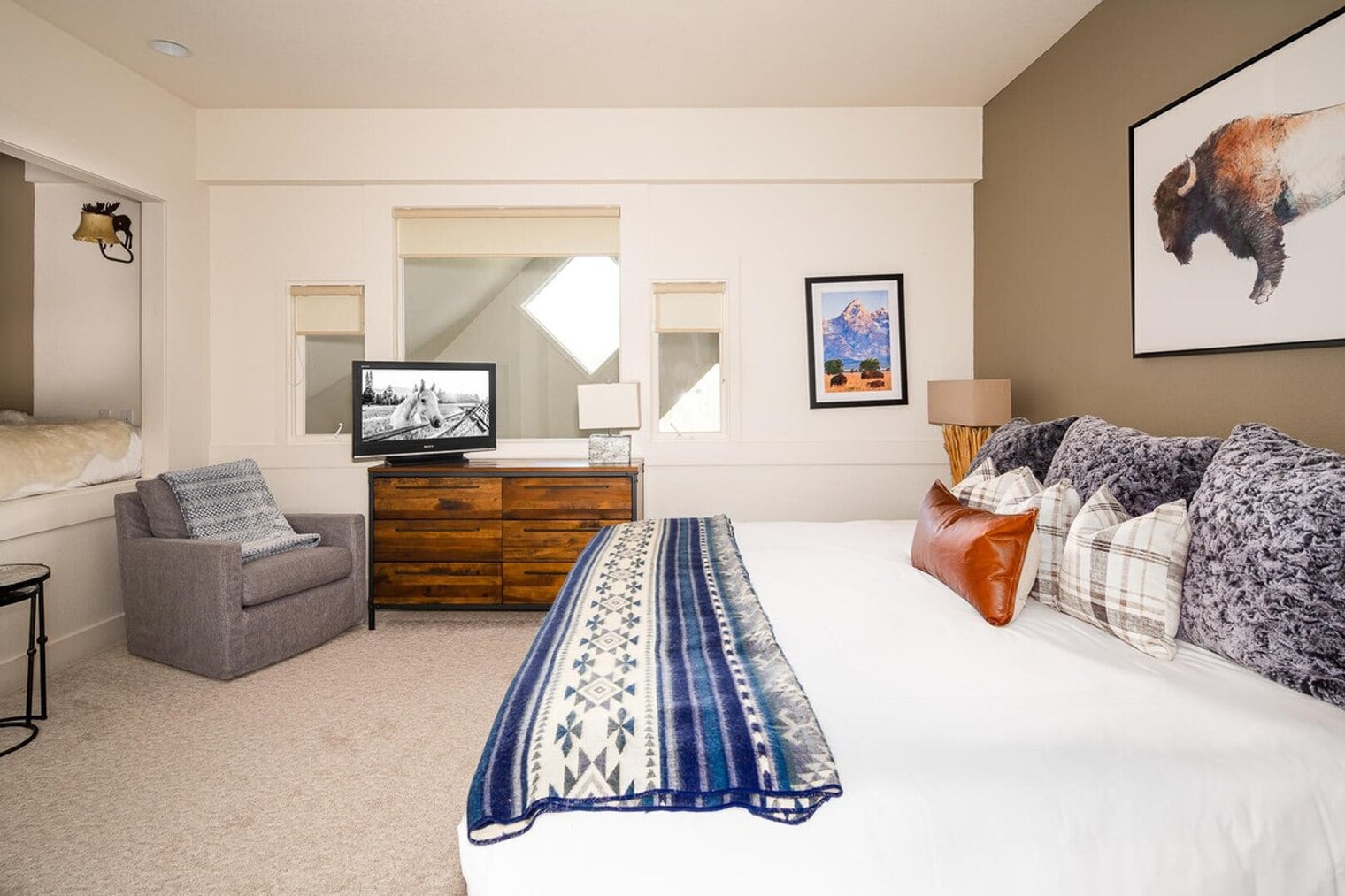 Building Photo - c4 Saddle Ridge Rd