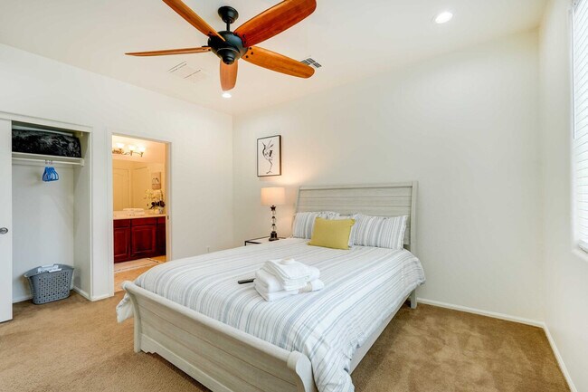 Building Photo - 17547 W Eugene Terrace