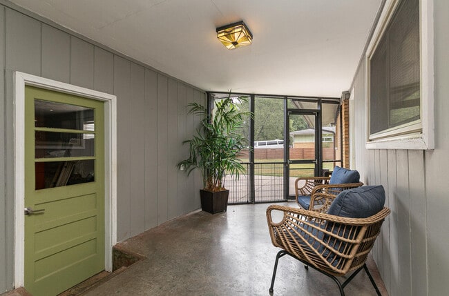 Building Photo - 1936 E Greenwood St