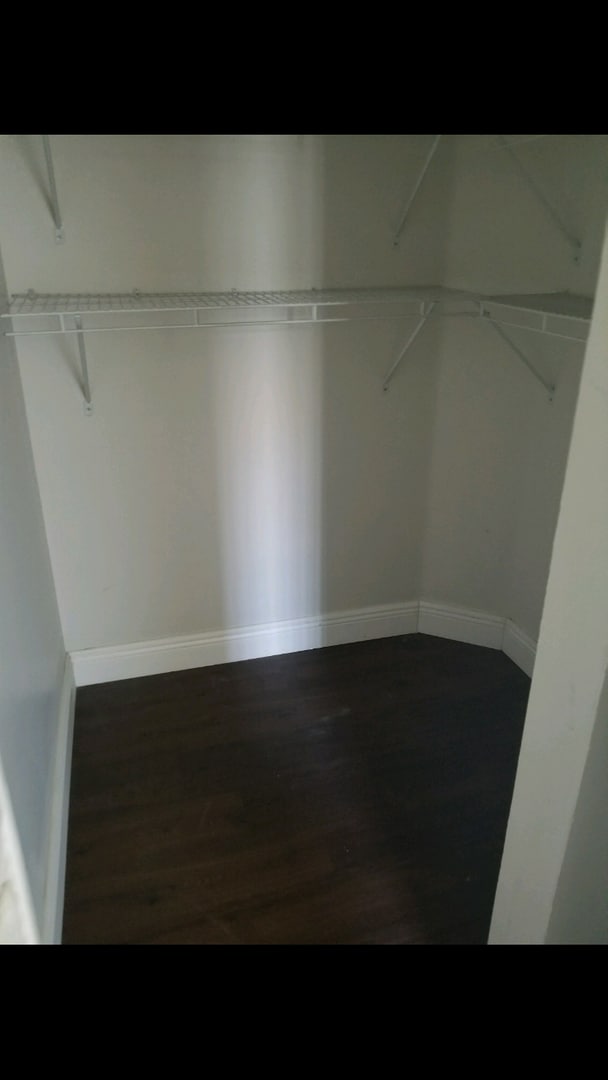Building Photo - TWO BEDROOM TWO BATHROOM!!  WATERFRONT COMMUNITY