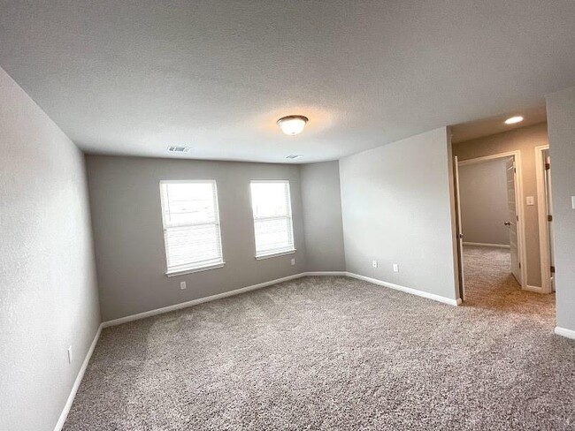 Building Photo - 120 Drifter Ln
