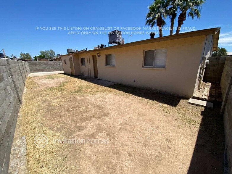 Building Photo - 4424 W Caron St