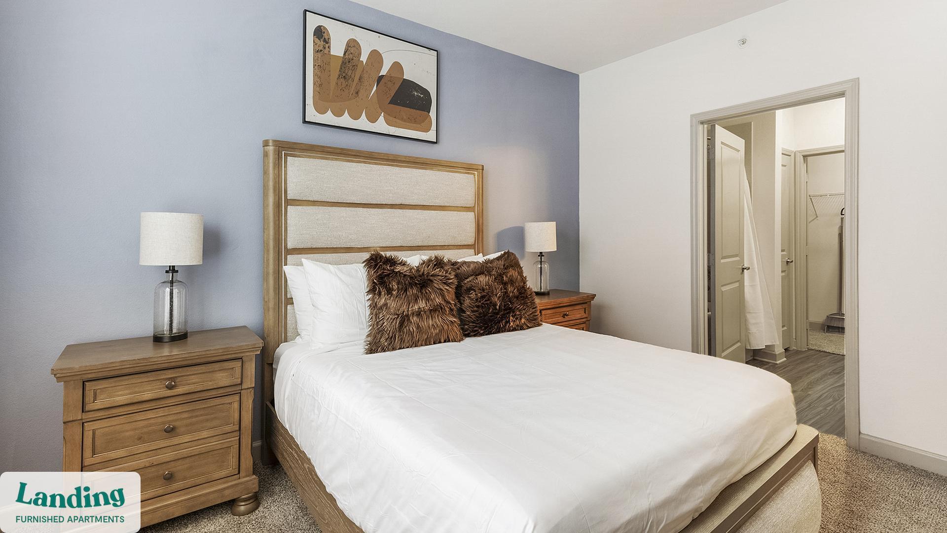 Building Photo - 2800 NE Green Oaks Blvd