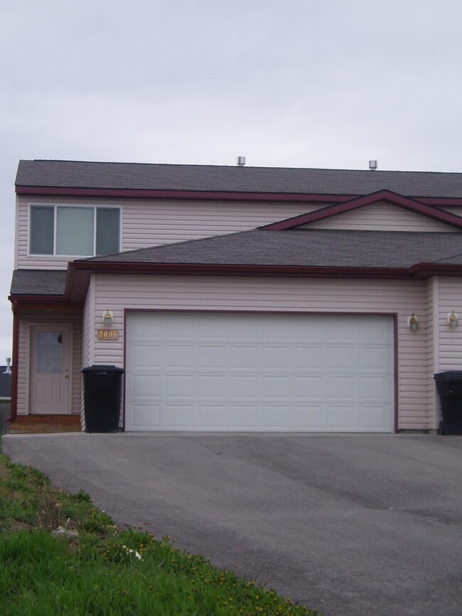 Primary Photo - Townhome in South Kalispell