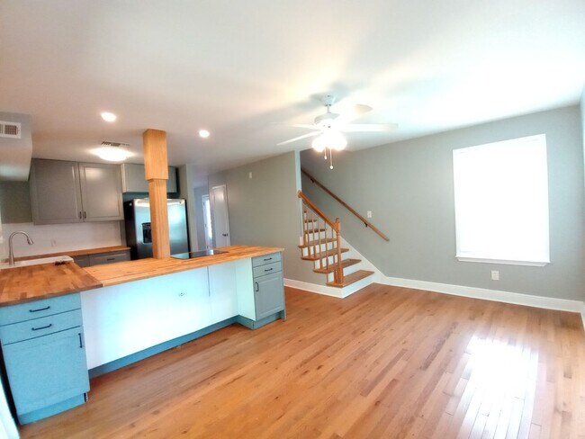 Building Photo - General Ogden