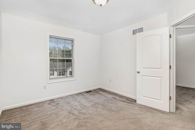 Building Photo - 6383 Creekbend Dr
