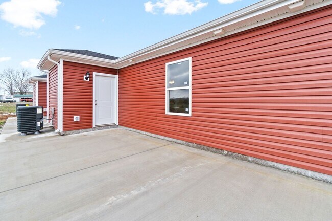 Building Photo - 9550 Russellville Rd
