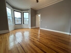 Building Photo - 84 Vliet St