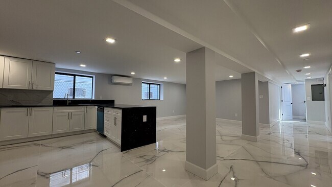 Building Photo - 1-64 Beach 124th St