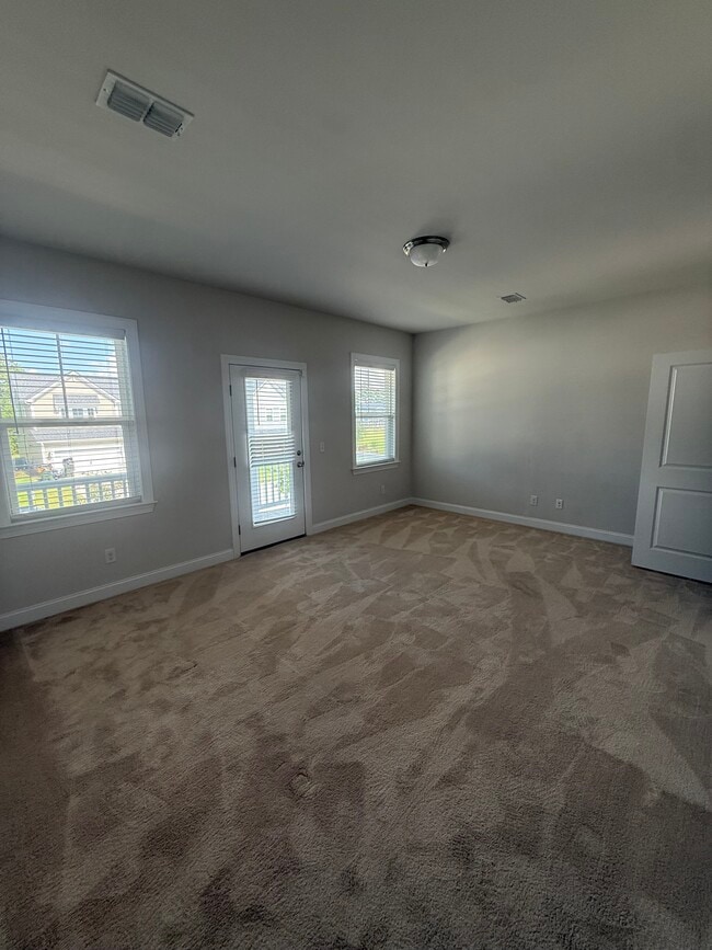 Building Photo - 227 Bering Ln