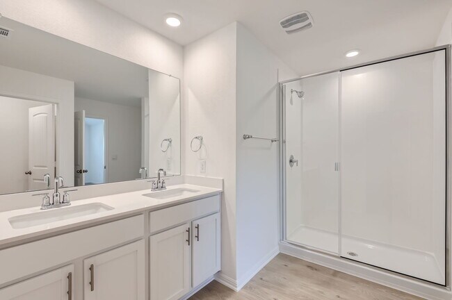 Building Photo - 2429 Hackamore Dr