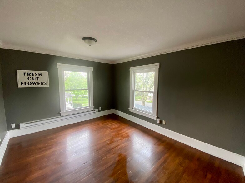 Living Room - 1233 46th St