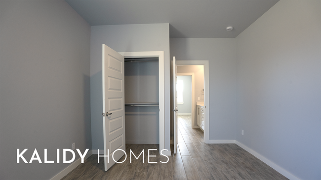 Building Photo - 303 Kirks Holw