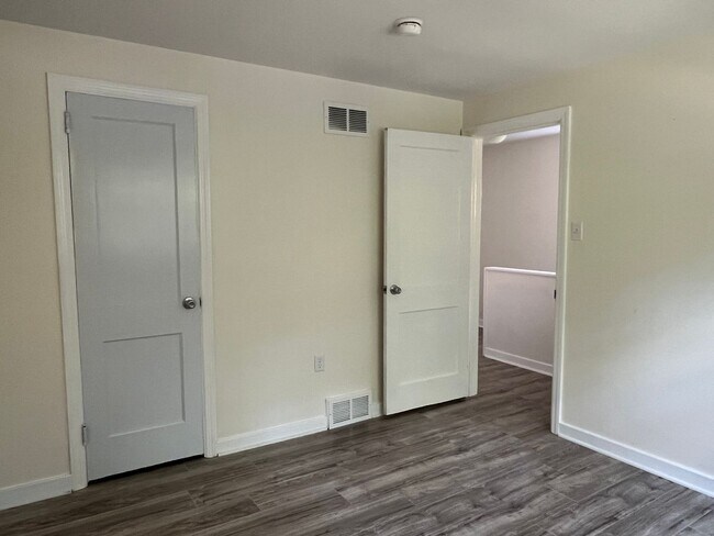 Building Photo - Coming Soon! Beautiful 3bd 1ba Lancaster semi-detached Home
