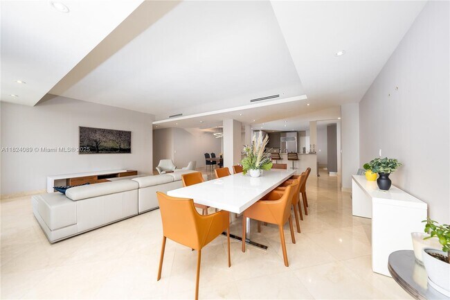Building Photo - 9559 Collins Ave