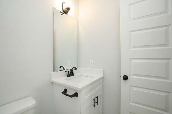 Building Photo - 1023 Santee Ct