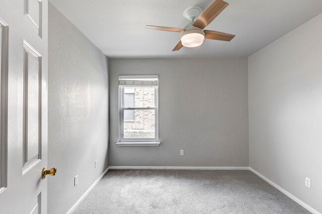 Building Photo - 6113 Bridgewood Dr