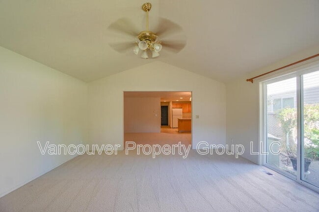 Building Photo - 11715 NE 31st St