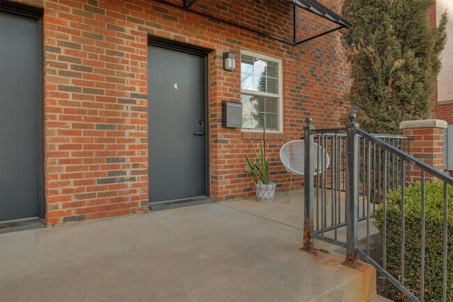 Building Photo - One bedroom loft in Midtown OKC!