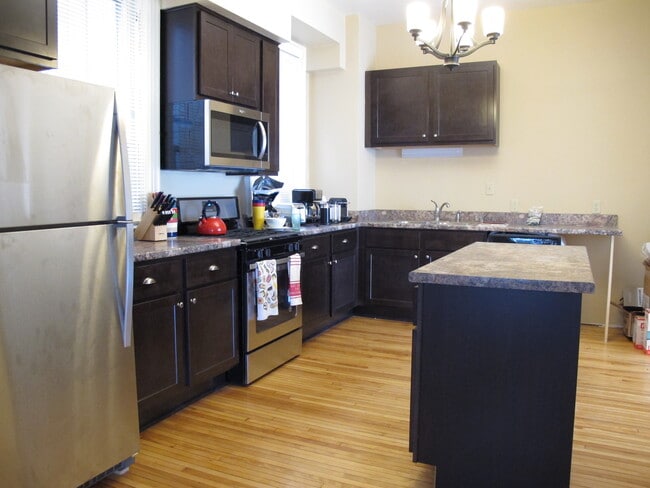 Building Photo - The Holly Duplex