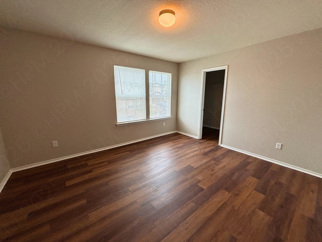 Building Photo - 10330 Gibbons Creek