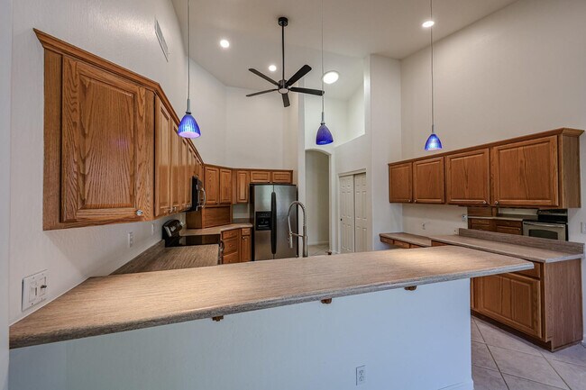 Building Photo - 4536 W Villa Linda Dr