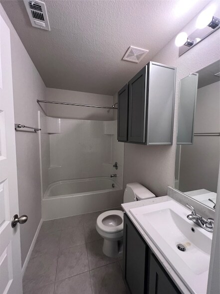 Building Photo - 7400 Gangway Dr