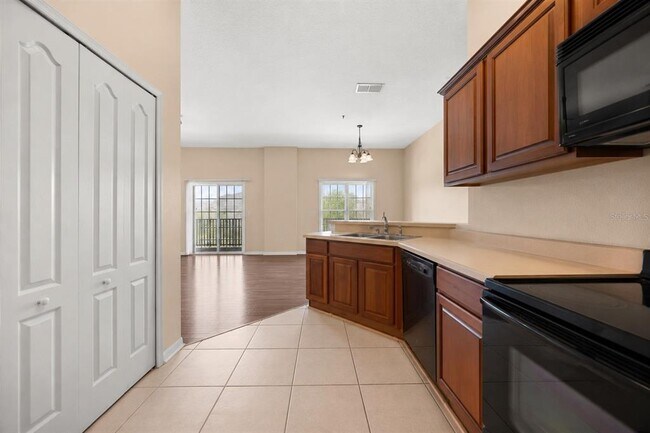 Building Photo - 2210 San Jacinto Cir