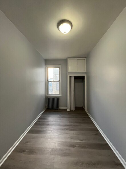 Building Photo - 41 W 54th St