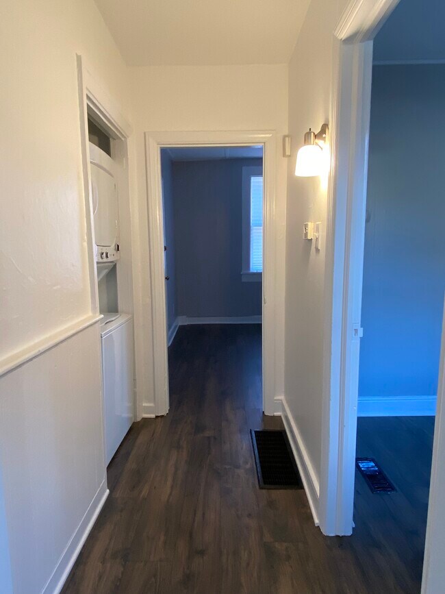 Hall - 29 E Pomfret St