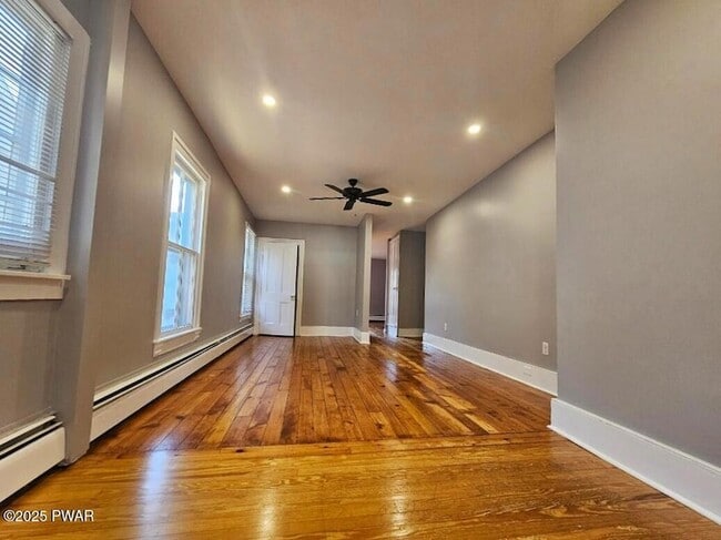 Building Photo - 314 11th St