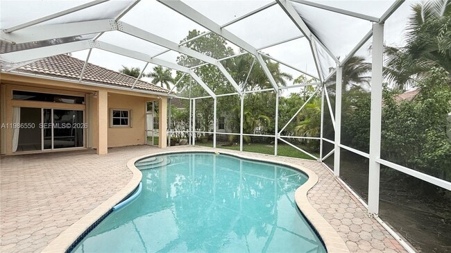 Building Photo - 964 Tanglewood Cir