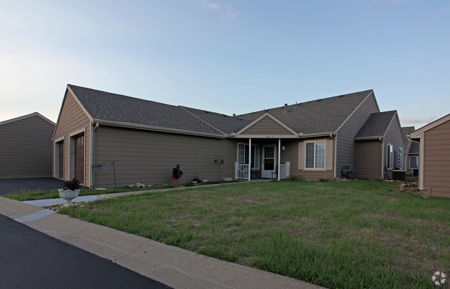 Building Photo - Cottages of Belton Apartments Senior Living