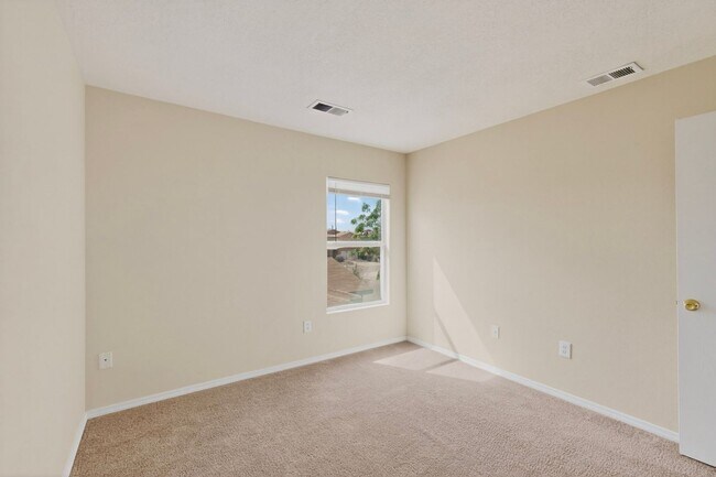 Building Photo - Spacious 5-Bedroom Home in Enchanted Hills – Rio Rancho