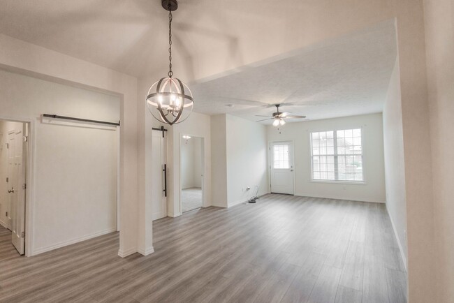 Building Photo - NEW LUXURY 2 BED 2 BATH 1 CAR GARAGE DUPLEX