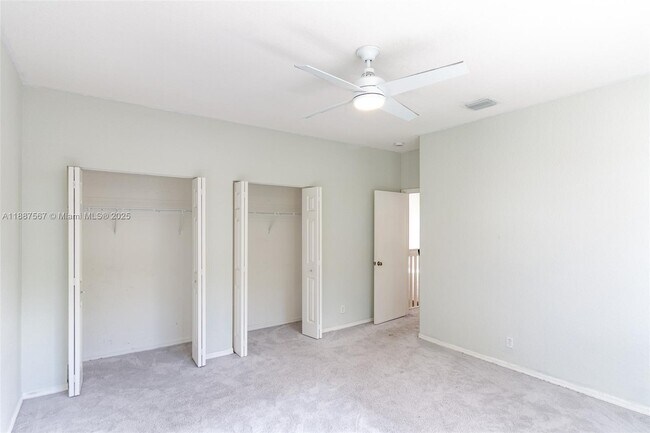 Building Photo - 3769 SW 51st St