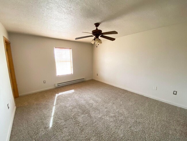 Building Photo - 910 11th Ave NW