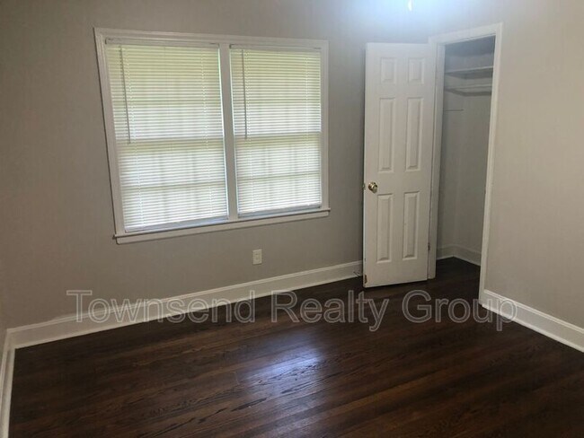 Building Photo - 3024 Amity Garden Ct