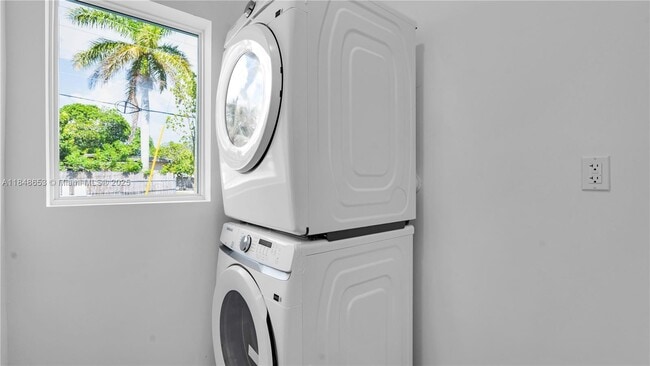 Building Photo - 18391 SW 103rd Ct