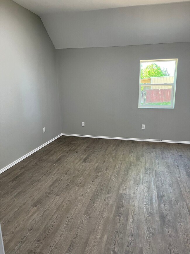 Building Photo - 8487 US-271