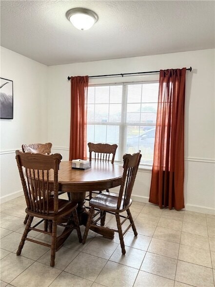 Building Photo - 1211 Webhollow Cir