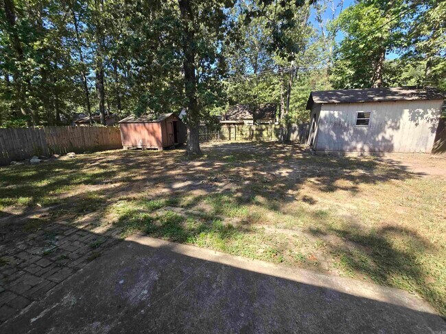 Building Photo - 10318 Independence Ln