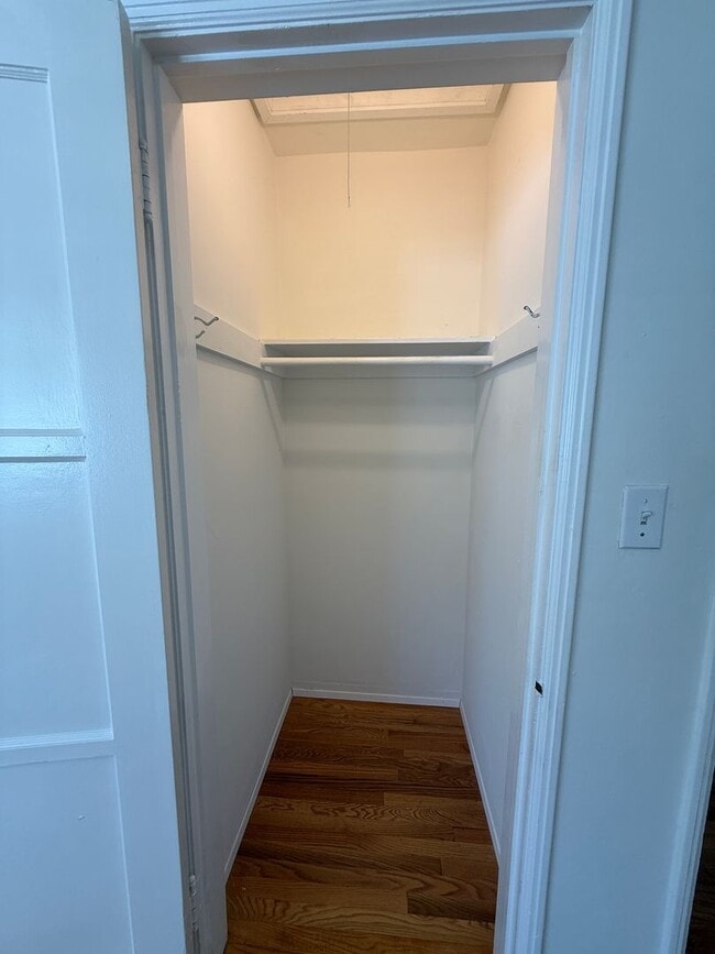 Building Photo - Amazing 3 Bedroom Montrose Home!